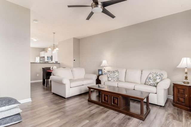 292 Autumn Ridge Circle, Pickerington, OH 43147