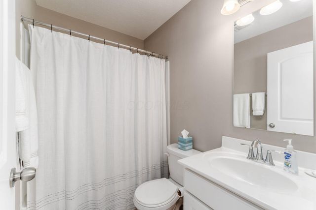 292 Autumn Ridge Circle, Pickerington, OH 43147