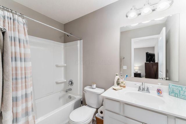 292 Autumn Ridge Circle, Pickerington, OH 43147