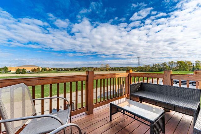 292 Autumn Ridge Circle, Pickerington, OH 43147