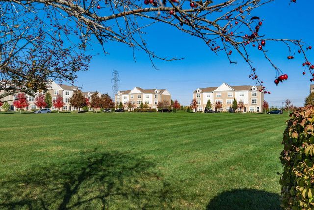 292 Autumn Ridge Circle, Pickerington, OH 43147