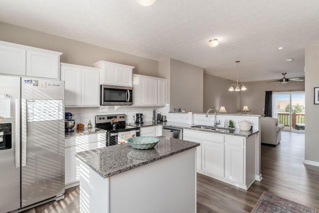 292 Autumn Ridge Circle, Pickerington, OH 43147