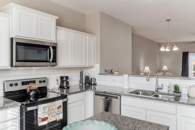 292 Autumn Ridge Circle, Pickerington, OH 43147