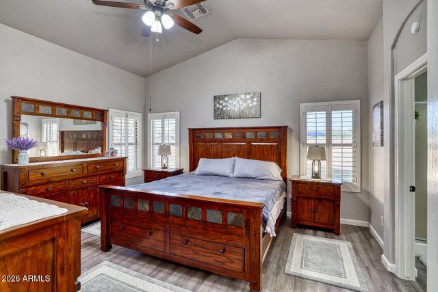 2206 E RUBY Lane, Phoenix, AZ 85024