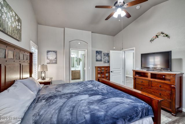 2206 E RUBY Lane, Phoenix, AZ 85024