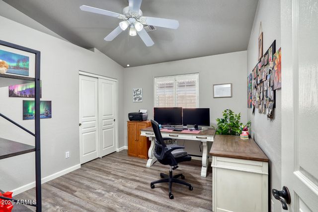 2206 E RUBY Lane, Phoenix, AZ 85024