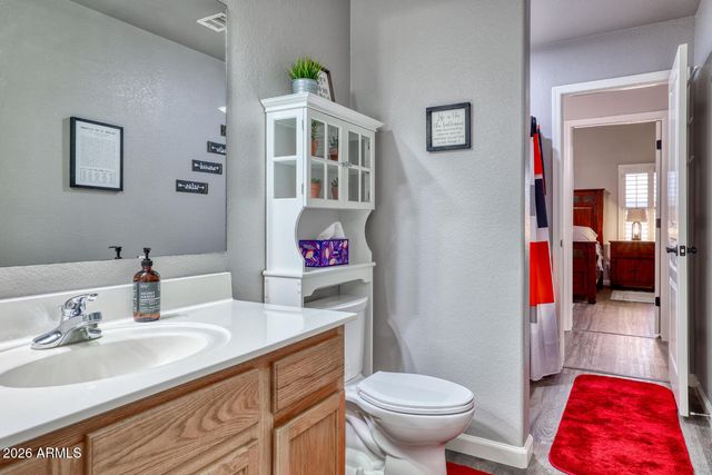 2206 E RUBY Lane, Phoenix, AZ 85024