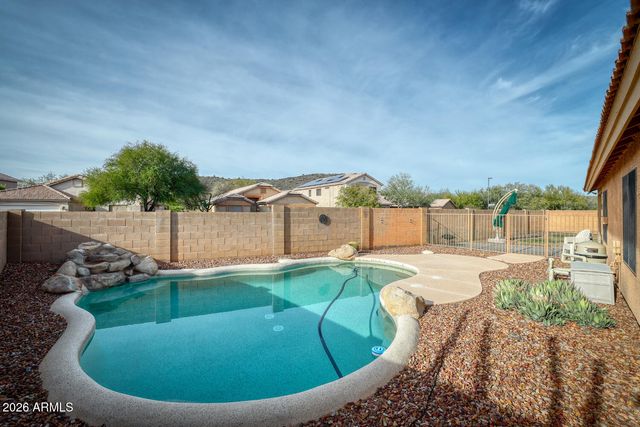 2206 E RUBY Lane, Phoenix, AZ 85024