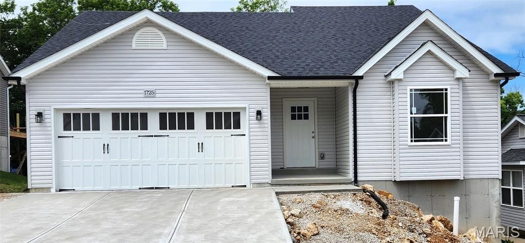 1725 Twelve Oaks Place, Pevely, MO 63070