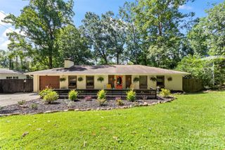 52 Rathfarnham Road, Asheville, NC 28803