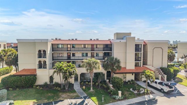 7435 BAYSHORE DRIVE 303, Treasure Island, FL 33706