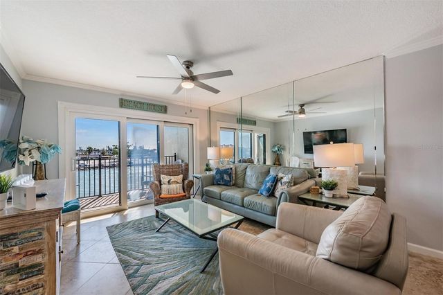 7435 BAYSHORE DRIVE 303, Treasure Island, FL 33706