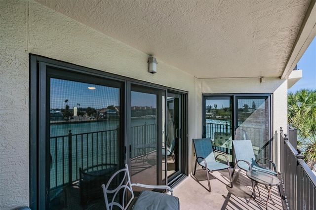 7435 BAYSHORE DRIVE 303, Treasure Island, FL 33706