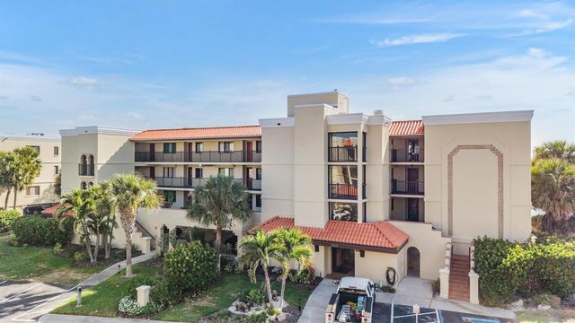 7435 BAYSHORE DRIVE 303, Treasure Island, FL 33706