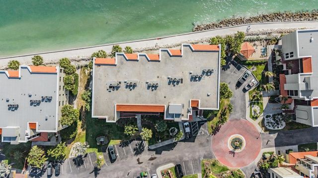 7435 BAYSHORE DRIVE 303, Treasure Island, FL 33706