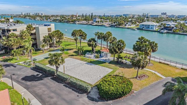 7435 BAYSHORE DRIVE 303, Treasure Island, FL 33706
