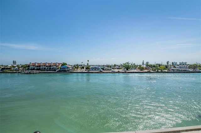 7435 BAYSHORE DRIVE 303, Treasure Island, FL 33706