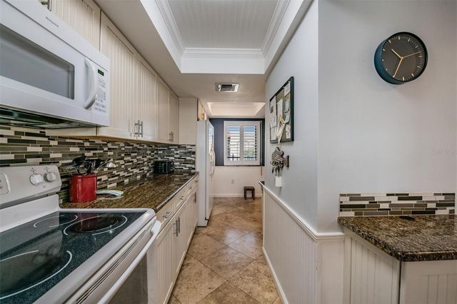 7435 BAYSHORE DRIVE 303, Treasure Island, FL 33706