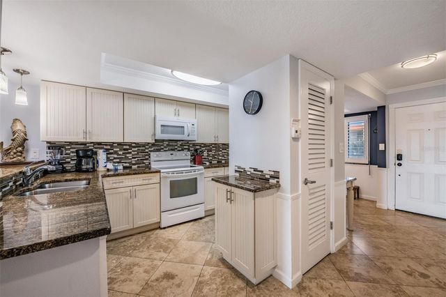 7435 BAYSHORE DRIVE 303, Treasure Island, FL 33706
