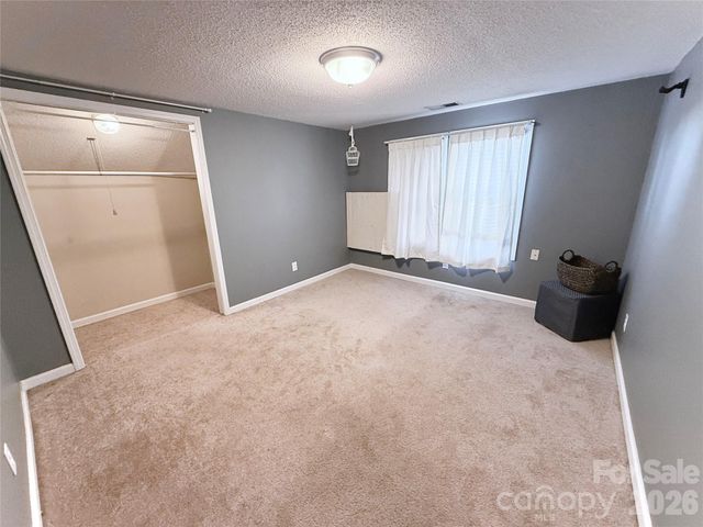 302 S College Avenue, Newton, NC 28658