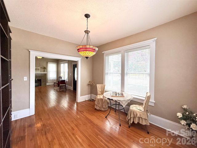 302 S College Avenue, Newton, NC 28658