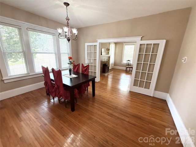 302 S College Avenue, Newton, NC 28658