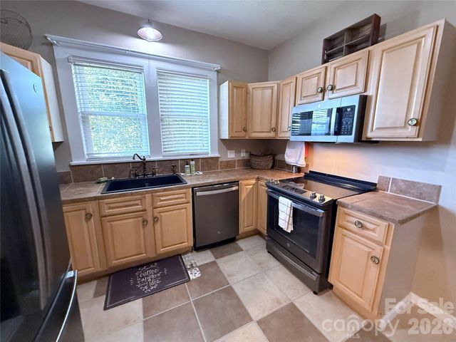 302 S College Avenue, Newton, NC 28658