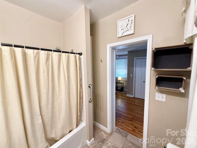 302 S College Avenue, Newton, NC 28658