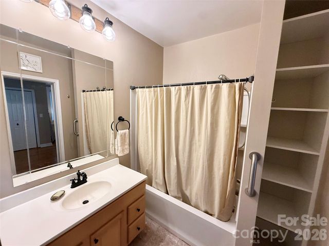 302 S College Avenue, Newton, NC 28658