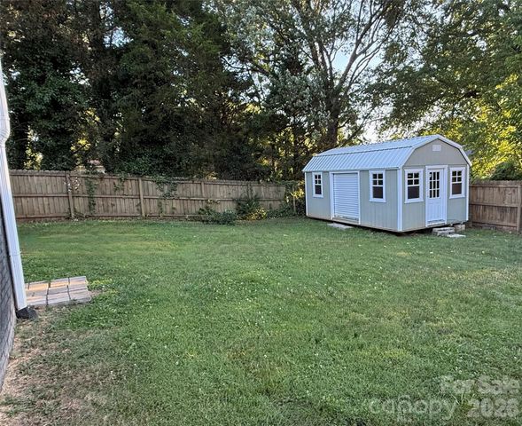 302 S College Avenue, Newton, NC 28658