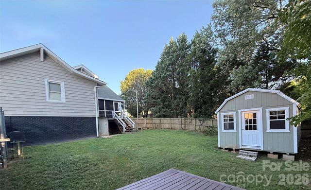 302 S College Avenue, Newton, NC 28658