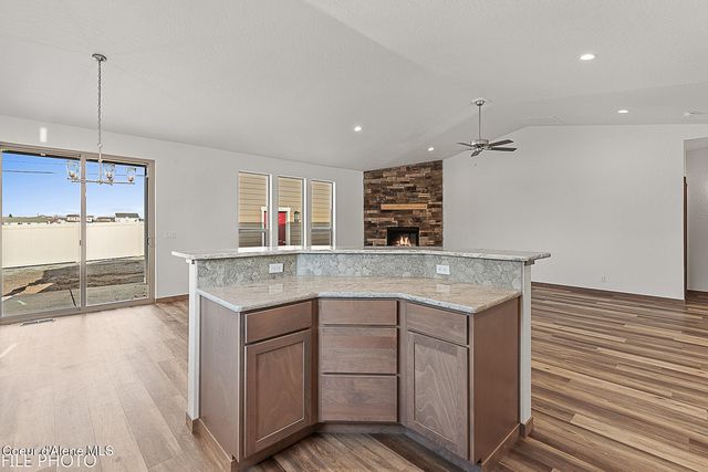 4425 E Davin DR, Post Falls, ID 83854