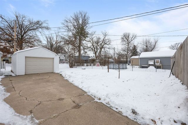 526 30th Street SE, Cedar Rapids, IA 52403