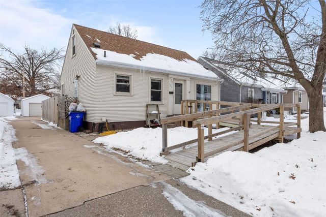 526 30th Street SE, Cedar Rapids, IA 52403