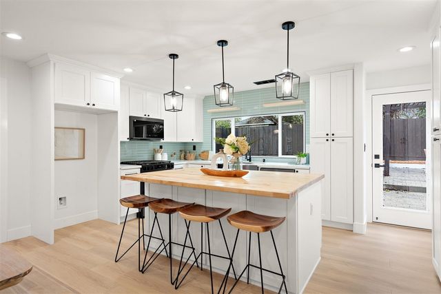 1189 Skylake Ct, Sunnyvale, CA 94089