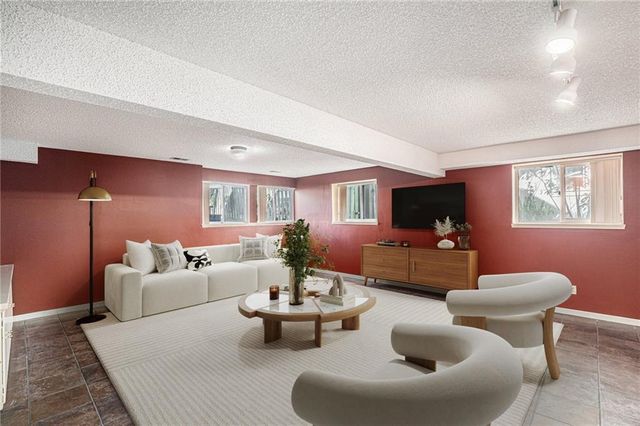 12605 Glenwood Street, Leawood, KS 66209