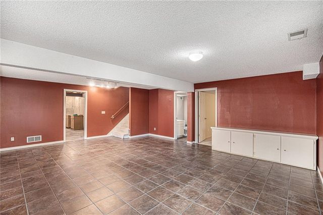 12605 Glenwood Street, Leawood, KS 66209