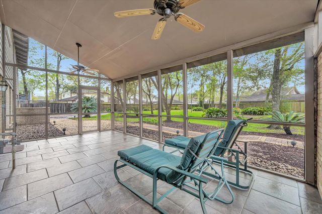 822 Devonport Lane, Seabrook, TX 77586