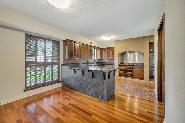 822 Devonport Lane, Seabrook, TX 77586