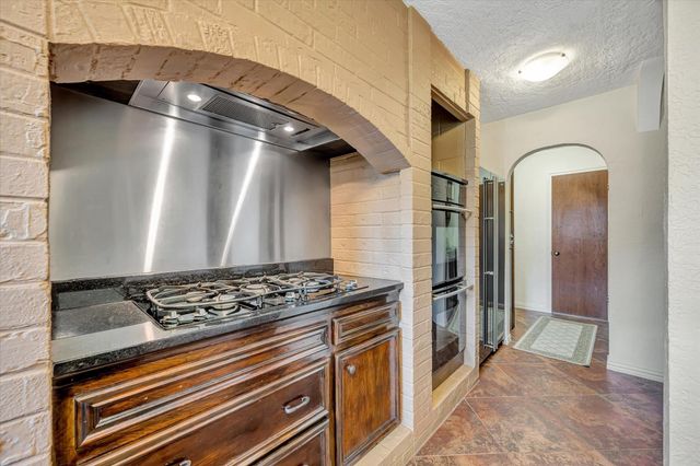 822 Devonport Lane, Seabrook, TX 77586