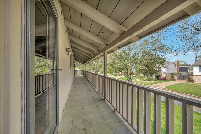 822 Devonport Lane, Seabrook, TX 77586