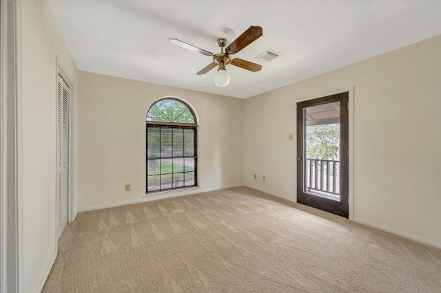 822 Devonport Lane, Seabrook, TX 77586