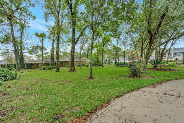 822 Devonport Lane, Seabrook, TX 77586