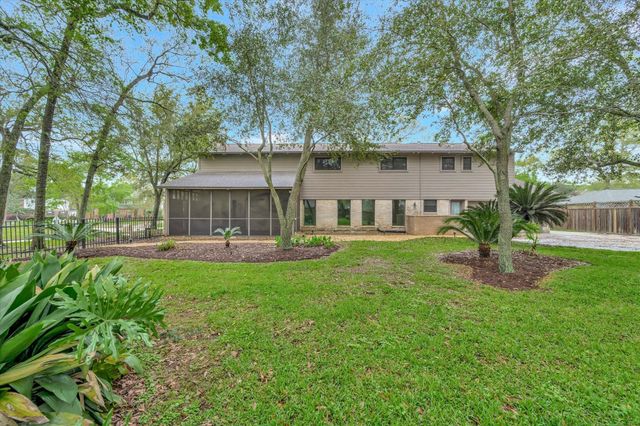 822 Devonport Lane, Seabrook, TX 77586