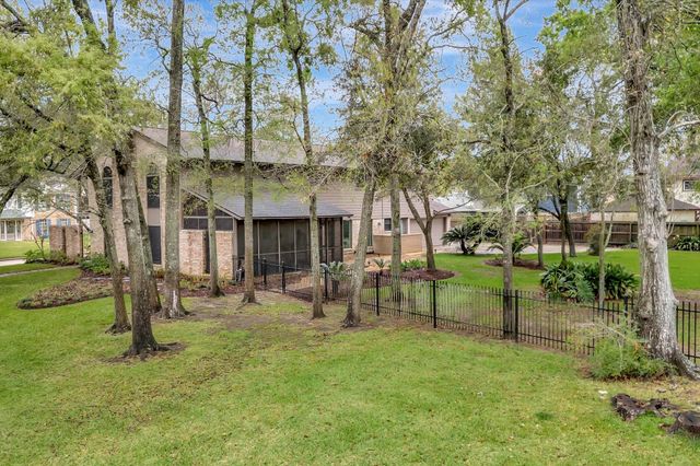 822 Devonport Lane, Seabrook, TX 77586