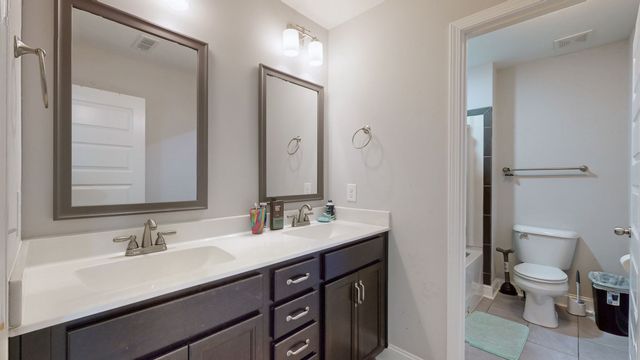 1109 Michaela Cir, Clarksville, TN 37043