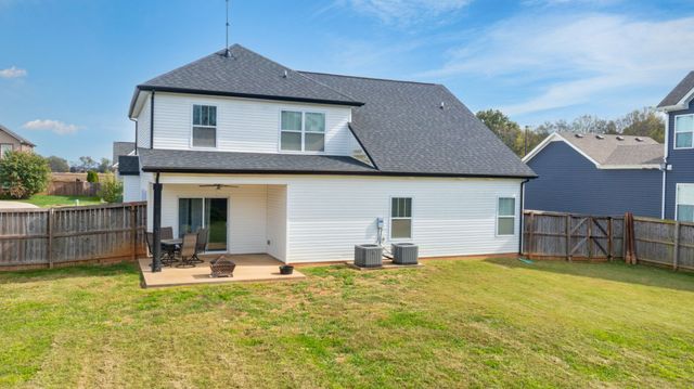 1109 Michaela Cir, Clarksville, TN 37043