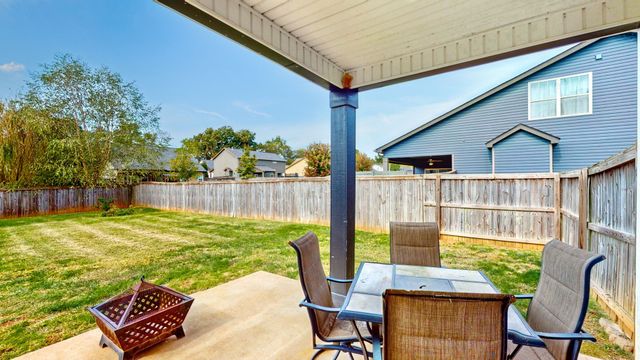 1109 Michaela Cir, Clarksville, TN 37043