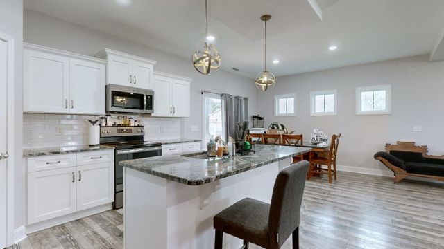 1109 Michaela Cir, Clarksville, TN 37043