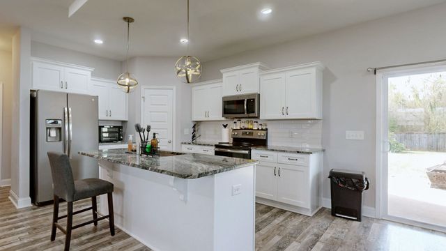 1109 Michaela Cir, Clarksville, TN 37043